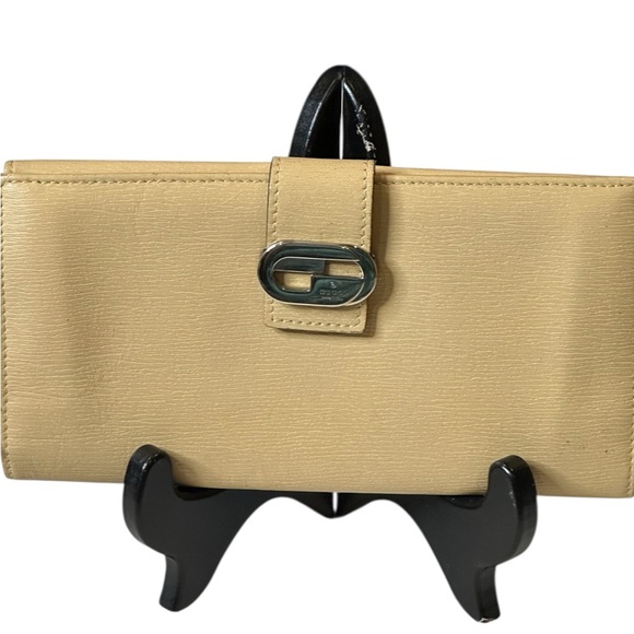 Gucci Handbags - Gucci Tan Wallet with Textured Leather and Metallic Clasp